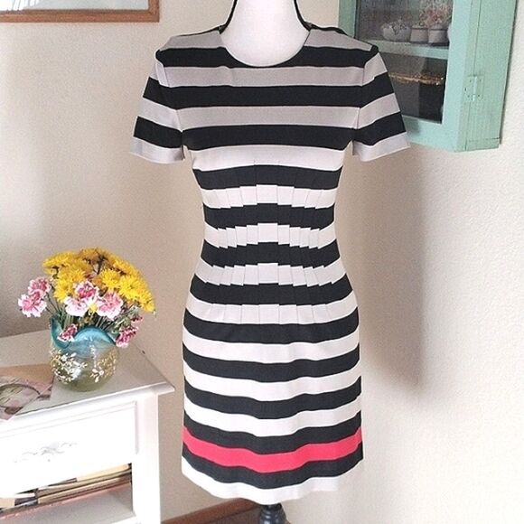 🌻HOST PICK!🥰 Diane Von Furstenberg Striped Dress - Picture 1 of 12